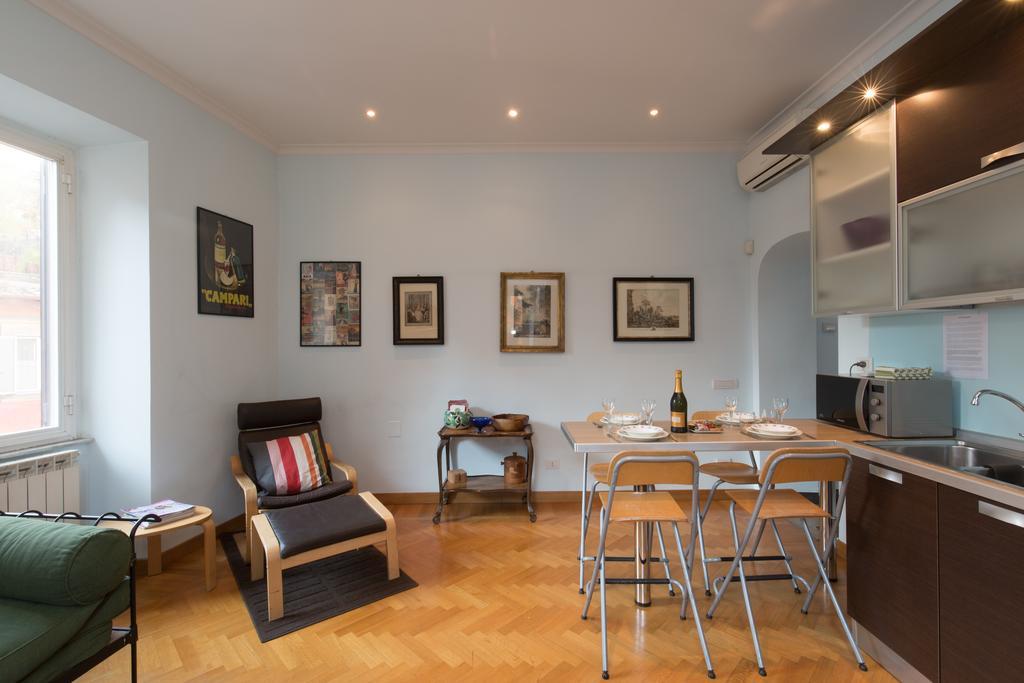 Holidays Banchi Vecchi Apartment Rome