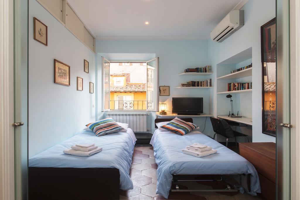 Holidays Banchi Vecchi Apartment *